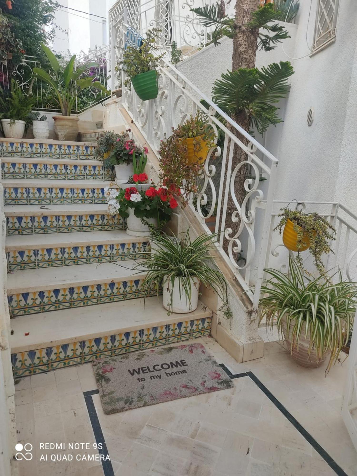 Etage De Villa Avec Jardin, Pres De L'Aireport Et Parking Prive Ariana Esterno foto
