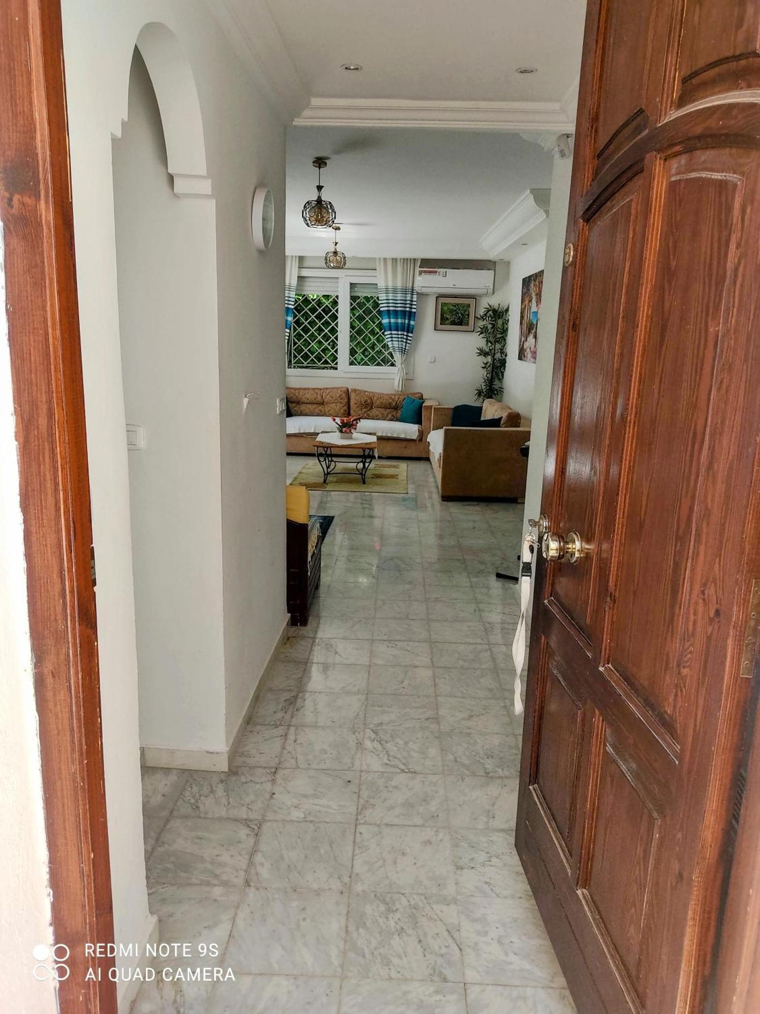 Etage De Villa Avec Jardin, Pres De L'Aireport Et Parking Prive Ariana Esterno foto