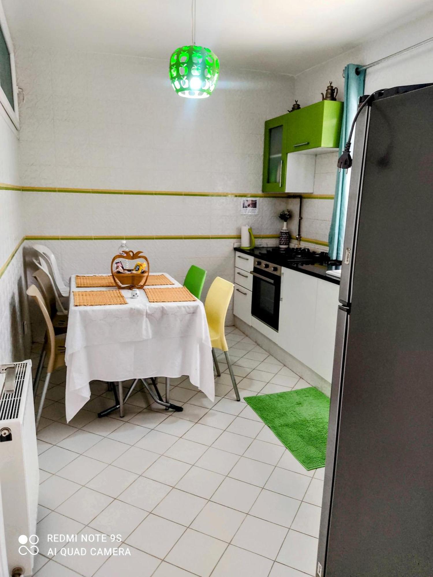 Etage De Villa Avec Jardin, Pres De L'Aireport Et Parking Prive Ariana Esterno foto
